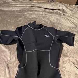 Hevto Men Wetsuit Shorty 2mm Neoprene Short Wet